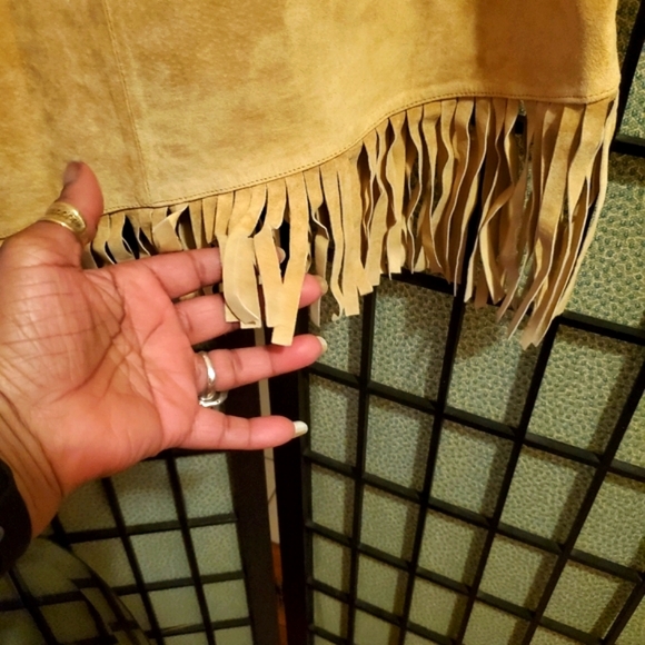 Leather Newport News Camel Fringe Suede Skirt - Picture 5 of 10